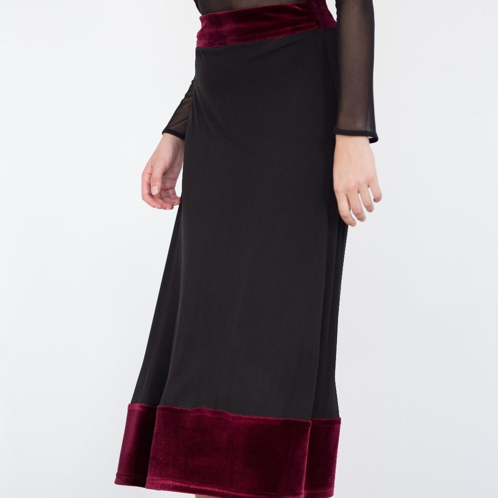 Long skirt with velvet elastic waistband